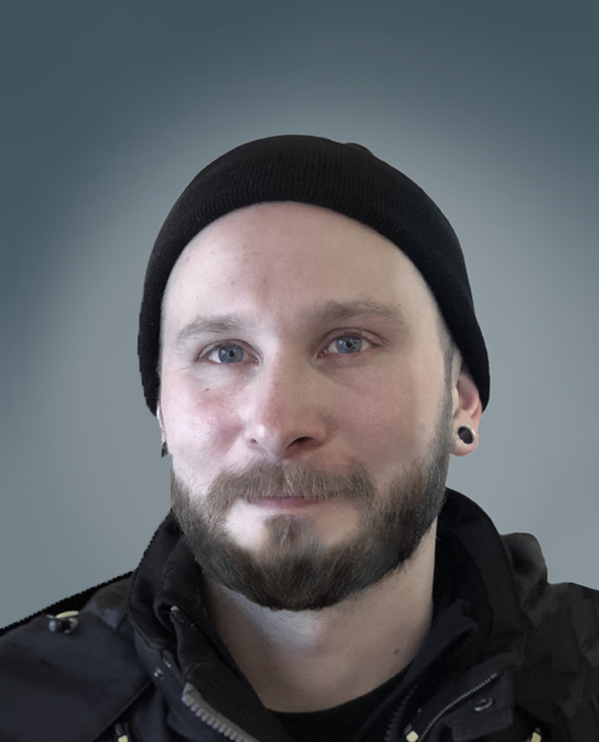 leende man i 30 års aldern