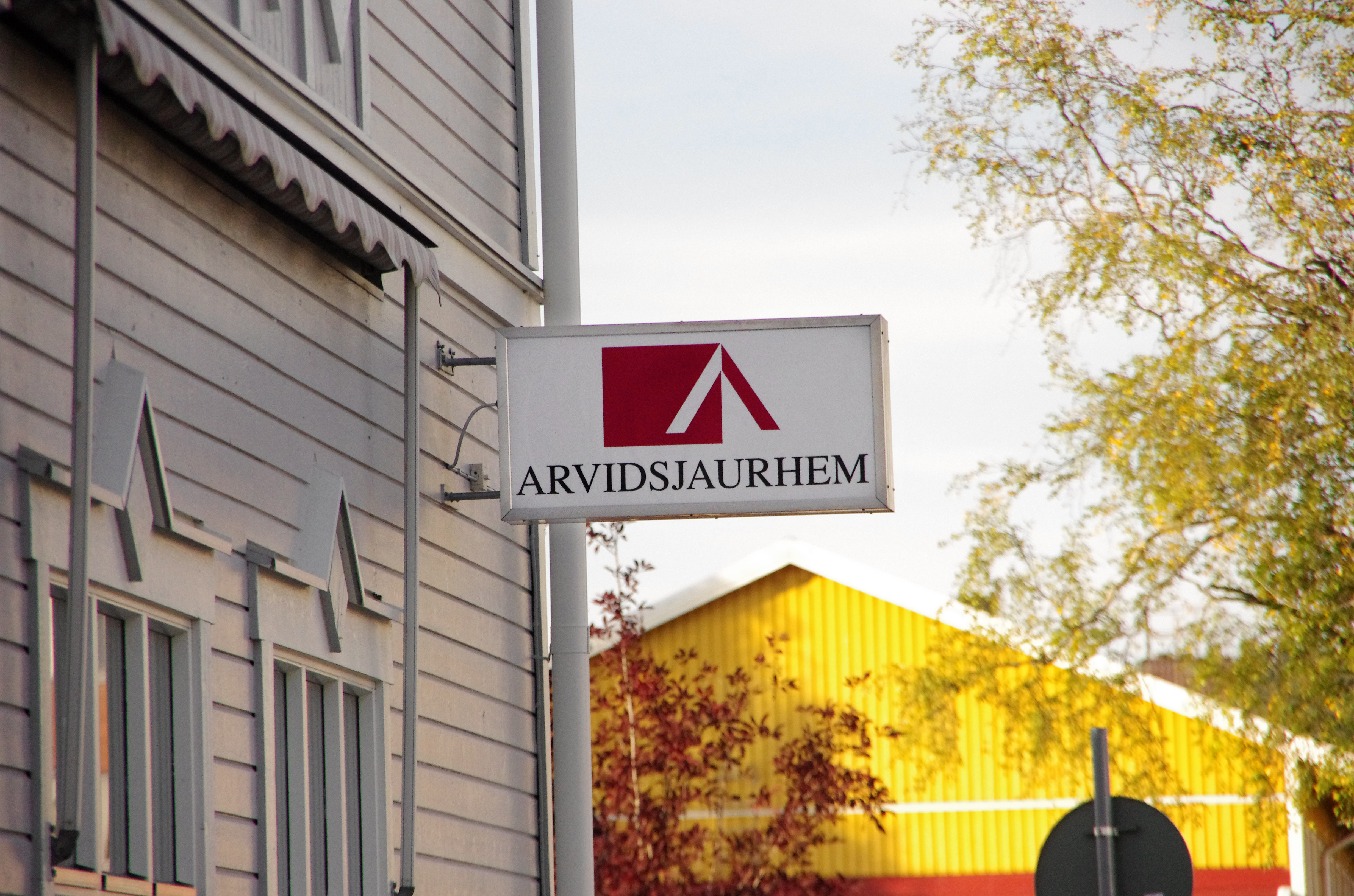 Fasad, skyltning Arvidsjaurhem